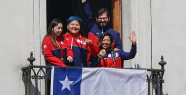 Presidente Boric recibió al Team ParaChile en La Moneda