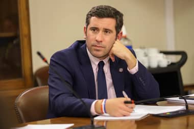 Diputado Moreno a gobernadora y consejeros regionales: “Se han dado el gustito de gastar más de $110 millones en viajes con recursos de todos los maulinos”