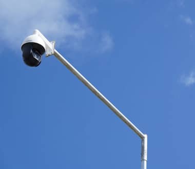 Instalación de sistema de cámaras de televigilancia en Licantén tendrá pronta finalización