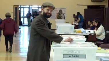 Presidente Boric tras votar en Punta Arenas: "Las autoridades tienen que estar a la altura del cargo"