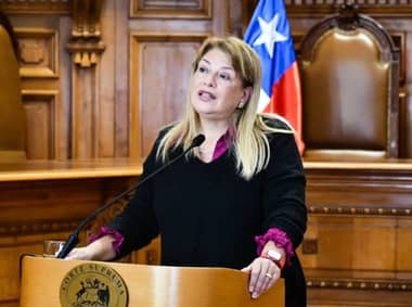 Corte Suprema removió de su cargo a ministra Ángela Vivanco