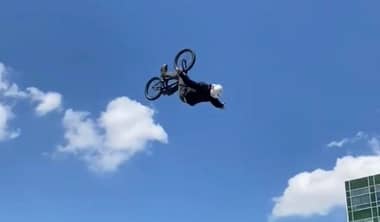 Sebastián Valenzuela brilló en la rampa más grande de Sudamérica