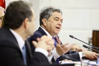 Senador Coloma se reúne con subsecretario de Pesca para defender la extracción de jibia en el Maule