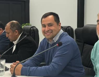 Concejal de Molina cuestiona alza en gastos por contrataciones municipales
