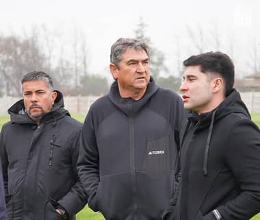 Emiliano Astorga visitó Santa Cristina y presenció partido de Curicó Unido en Molina