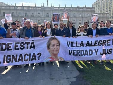 Senadora Vodanovic y alcaldes del Maule llegaron hasta La Moneda para exigir claridad en caso de concejala desaparecida
