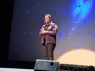 Astrónomo Jaime Giannelloni ofrece conferencia en Curicó a estudiantes de la Escuela Cataluña
