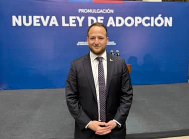 Diputado Guzmán celebra promulgación de nueva Ley de Adopción que prioriza a niños, niñas y adolescentes