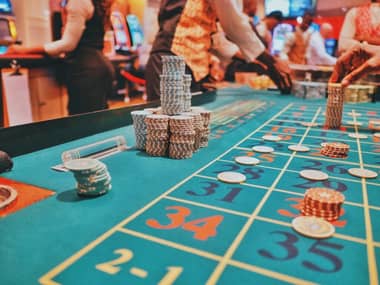 Contraloría detecta a más de 13 mil funcionarios públicos que asistieron a casinos con licencia médica
