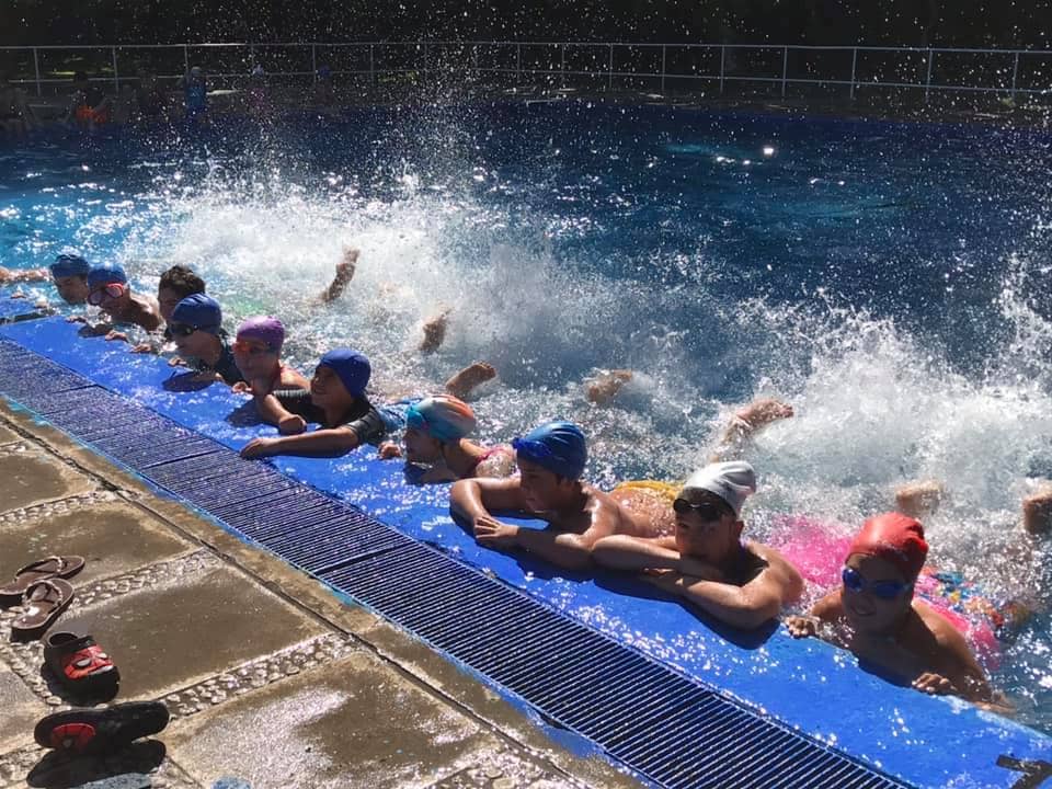 Clases de natación de la corporación de deportes están suspendidas