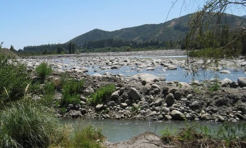 Caudal de río Lontué registra baja sostenida y se complica entrega de agua a regantes de la provincia de Curicó