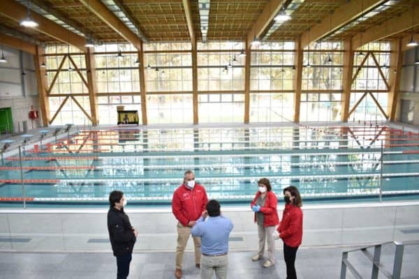 Talca recibe una de las piscinas más modernas del país