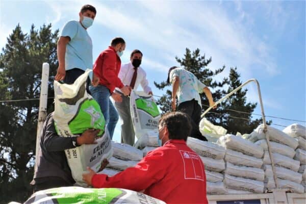 Ministerio de Agricultura entregó apoyos a pequeños productores de Romeral y Sagrada Familia