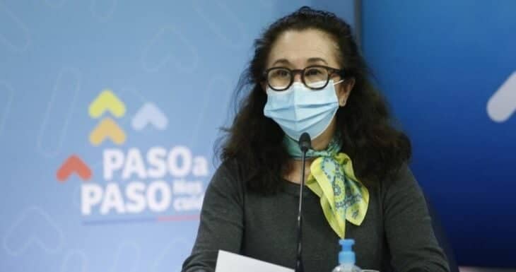 Exjefa de vacunación del Minsal acusa que Gobierno la reemplazó durante sus vacaciones