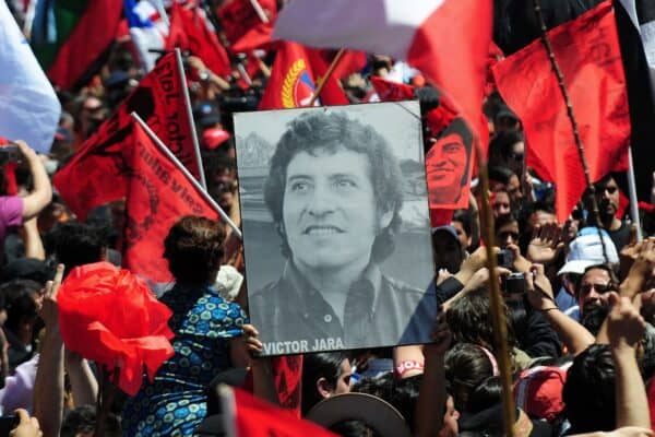Dos exmilitares condenados por asesinato de Víctor Jara se encuentran prófugos