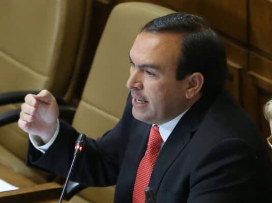 Diputado Donoso impulsa proyecto que obliga a colegios a pedir autorización de padres para asistencia de hijos a charlas sobre sexualidad