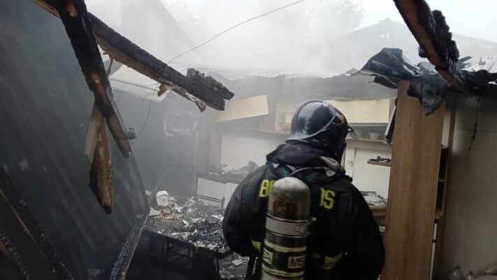Incendio destruye vivienda de adulto mayor en sector El Duraznito de Tutuquén