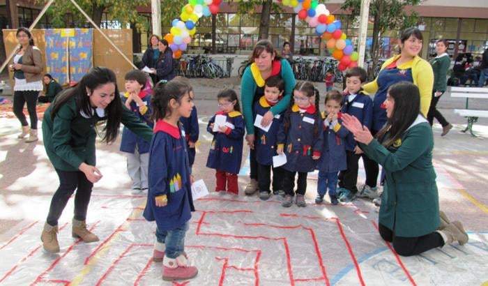 Aprueban bono para asistentes de la educación