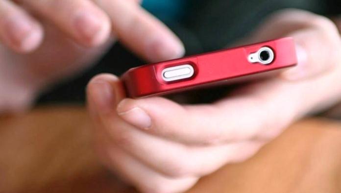 Depravado pide a estudiante de 13 años que le envíe fotos desnuda