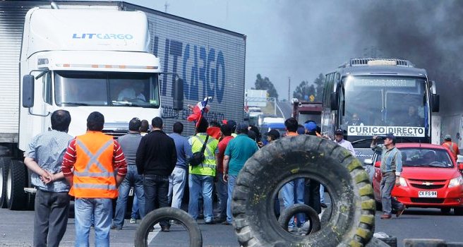 Camioneros entregan petitorio a Gobierno: anuncian movilización en caso de no cumplimiento
