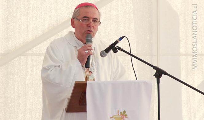 Obispo de Talca por salida de Barros y otros sacerdotes: La renuncia