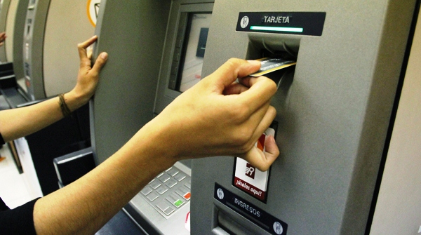 Detectan masiva clonación de tarjetas bancarias en Curicó