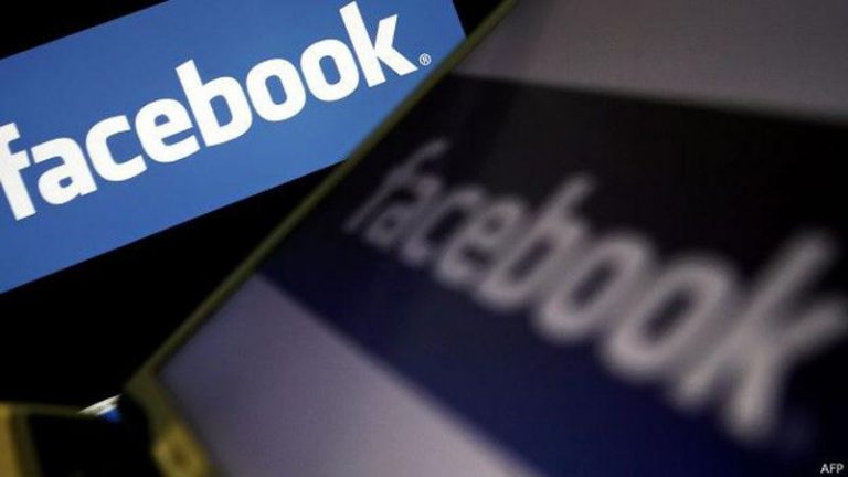 Espiar el Facebook y celular de la pareja es un delito federal en Argentina