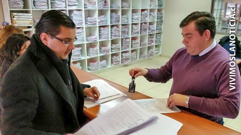 Padres se querellan por extravío de osamentas en cementerio
