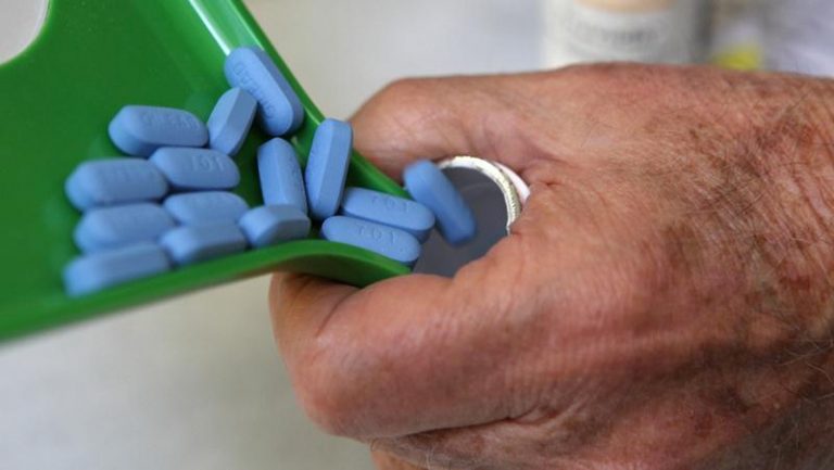 Municipalidad de Talca ordena no comprar más medicamento para el Alzheimer