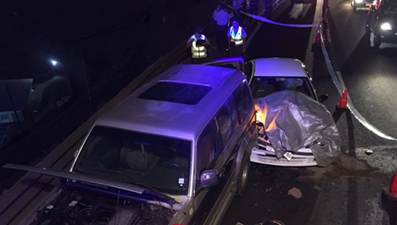 Carabinera ebria atropelló a hombre en la carretera: víctima usaba chaleco reflectante