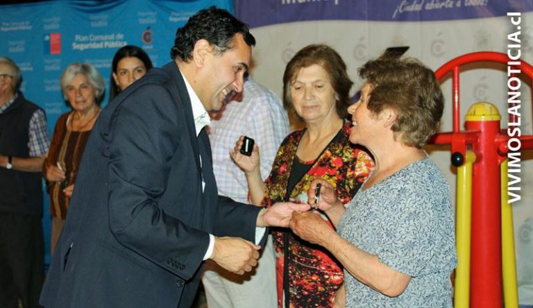 Vecinos de Villa Alegría beneficiados con alarmas comunitarias