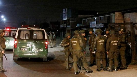 Sorprenden a cinco carabineros bajo influencia del alcohol en allanamiento a “clandestino”