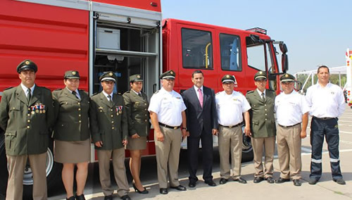 Alcalde de Curicó destaca entrega de nuevo carro para bomberos