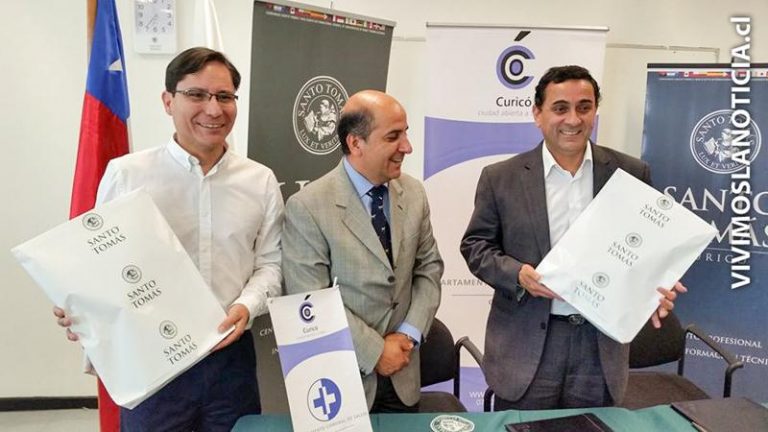 [FOTOS] Firman convenio colaborativo entre salud  municipal y Santo Tomás