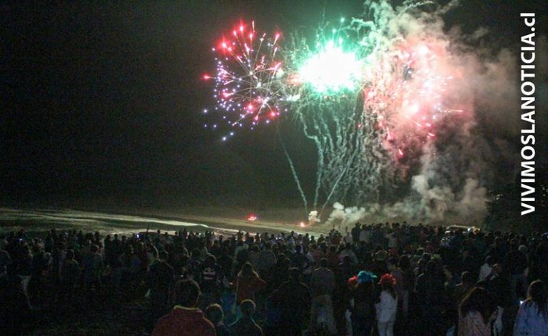 Con fiesta a orillas del mar, Vichuquén recibió el 2016