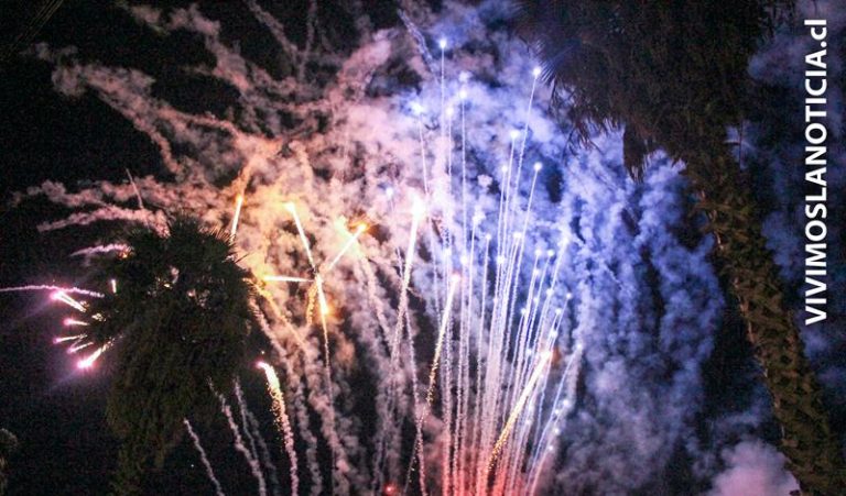 Rauco recibió el 2016 con espectáculo pirotécnico