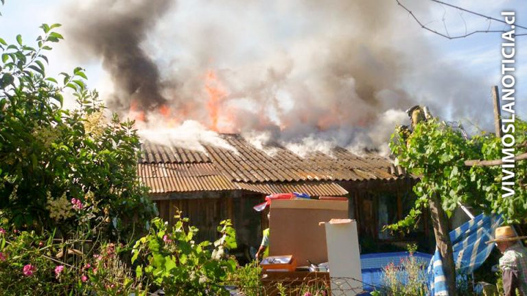 [FOTOS] Incendio destruye vivienda en Molina
