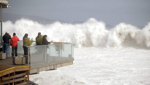 Armada alerta por fuertes marejadas: olas de hasta 5 metros