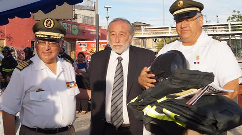 GORE entrega mil kits de vestuario para bomberos