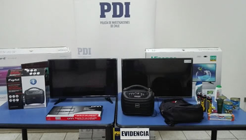 PDI detiene a trabajadores de supermercado que robaban especies del local