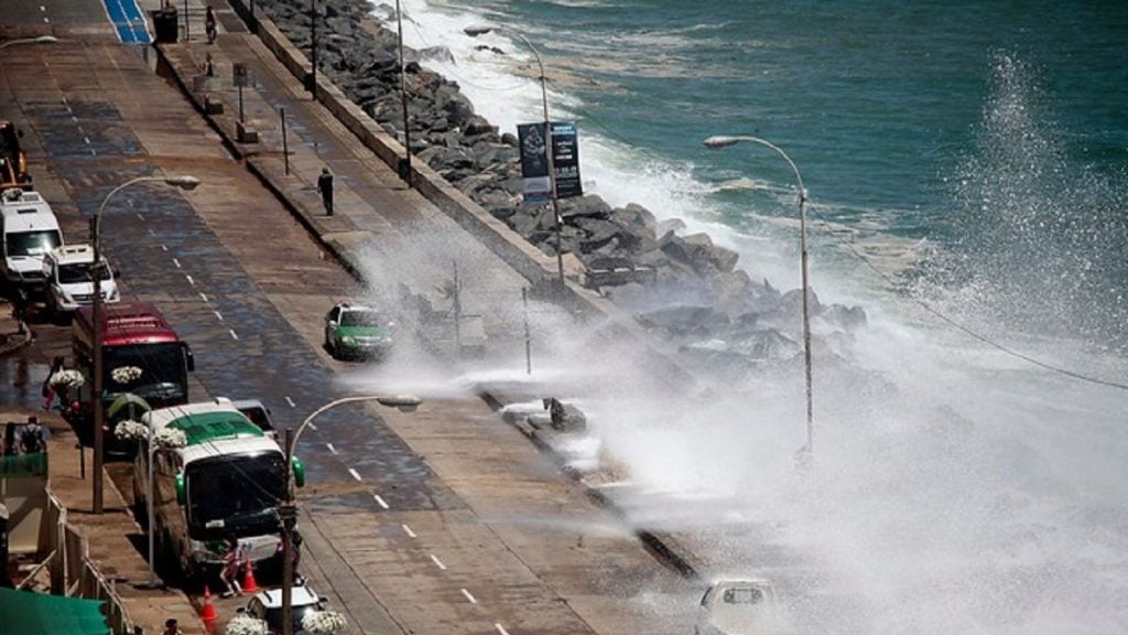 Armada emite aviso de marejadas desde el Golfo de Penas hasta Coquimbo por paso de activo sistema frontal