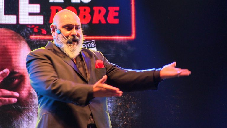 [FOTOS] León Murillo barrió el piso con la clase política en Molina