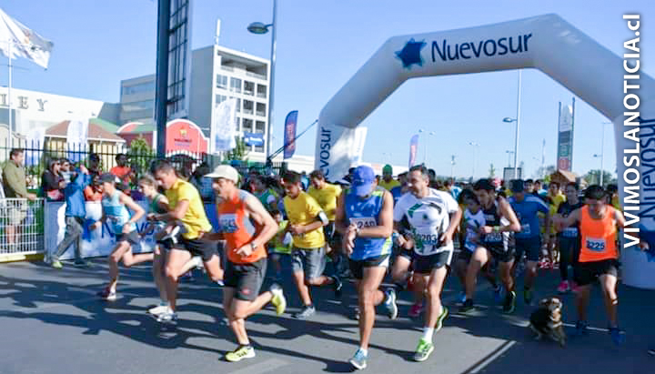 Cientos de corredores se preparan para la corrida de la Escuela Especial