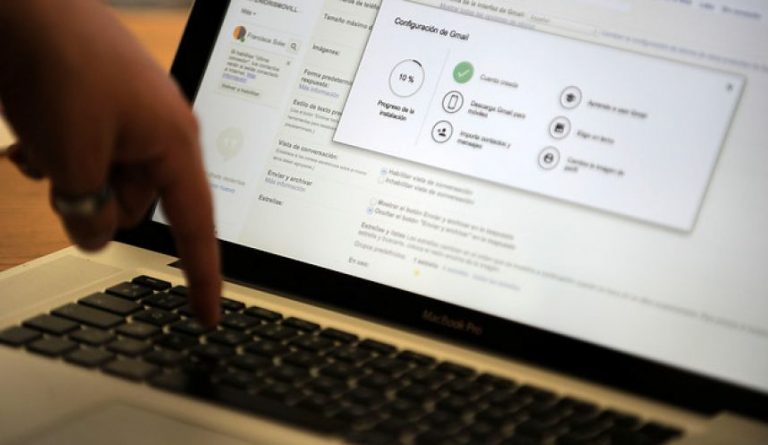 Falla en Minsal expuso datos de miles de pacientes: Entre ellos personas con VIH y abortos