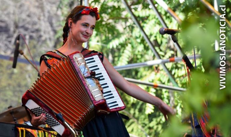 Pascuala Ilabaca se presenta hoy en el Teatro Provincial