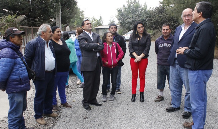 Revisan avances de trabajos de pavimentación de camiones secundarios
