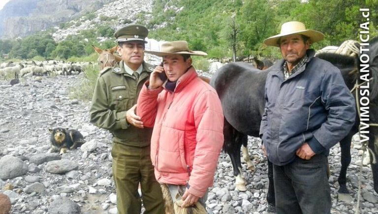 [FOTOS] Helicóptero de Carabineros llevó ayudas a arrieros aislados