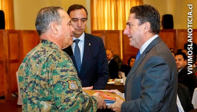 Ejército entrega informe de gestión institucional 2015