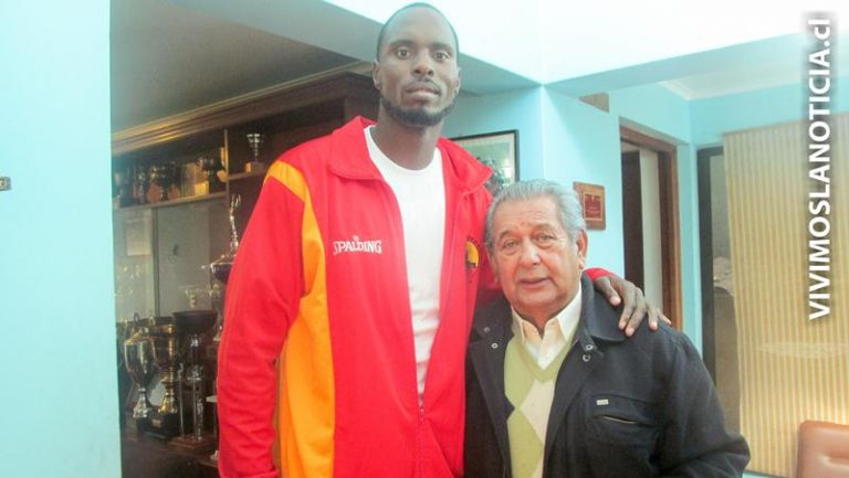 Pivot norteamericano se incorpora a Deportivo Español