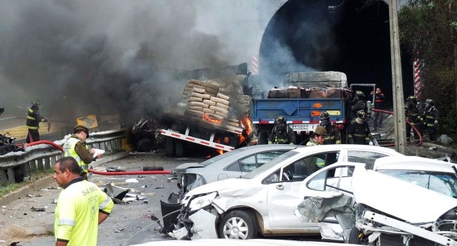 6 muertos y 8 heridos en grave colisión multiple en Viña del Mar